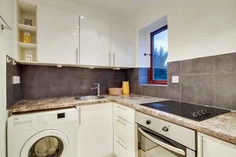 Studio to rent, Sandall Road, London W5