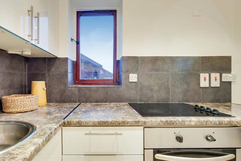 Studio to rent, Sandall Road, London W5