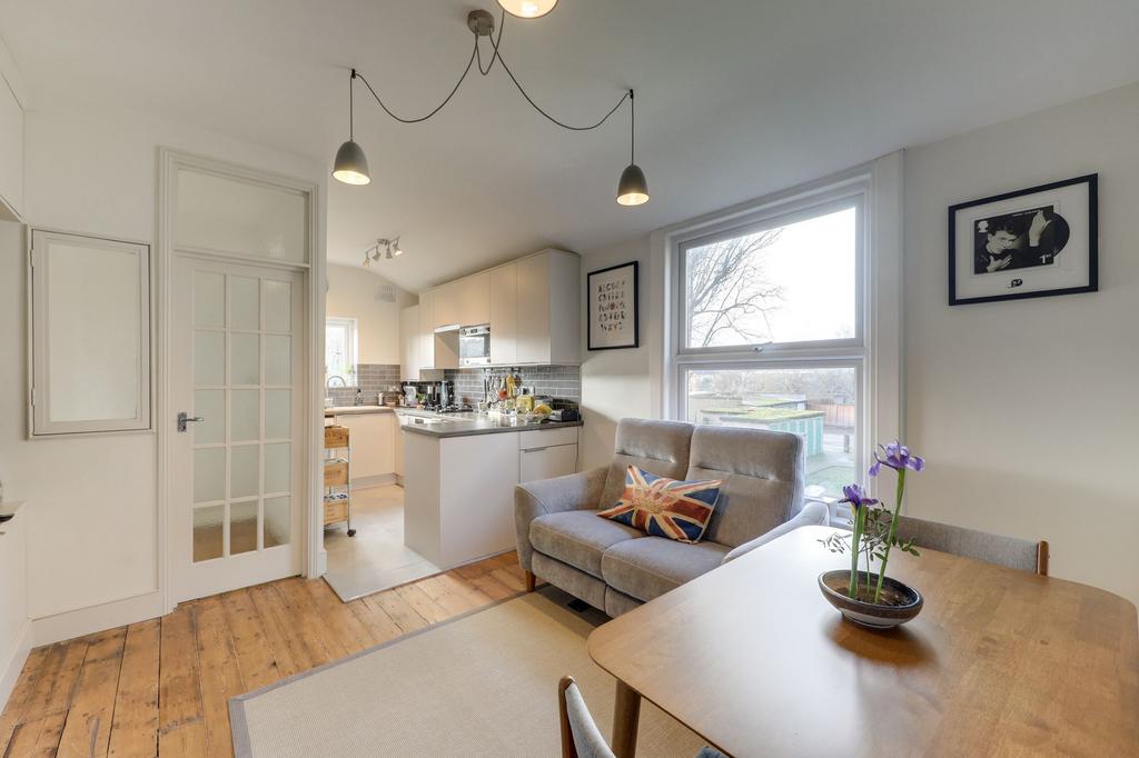 Open Plan Lounge &amp; Kitchen