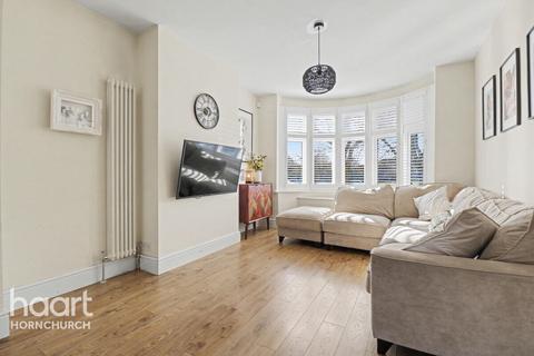 3 bedroom semi-detached house for sale, Westland Avenue, Hornchurch