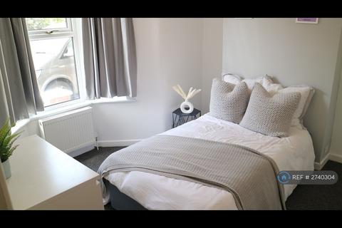 4 bedroom terraced house to rent, Bellevue Road, Bristol, BS5