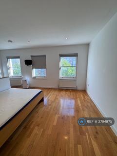 Studio to rent, Blythe Road, London, W14