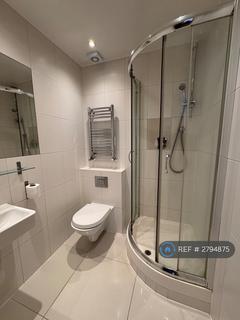 Studio to rent, Blythe Road, London, W14