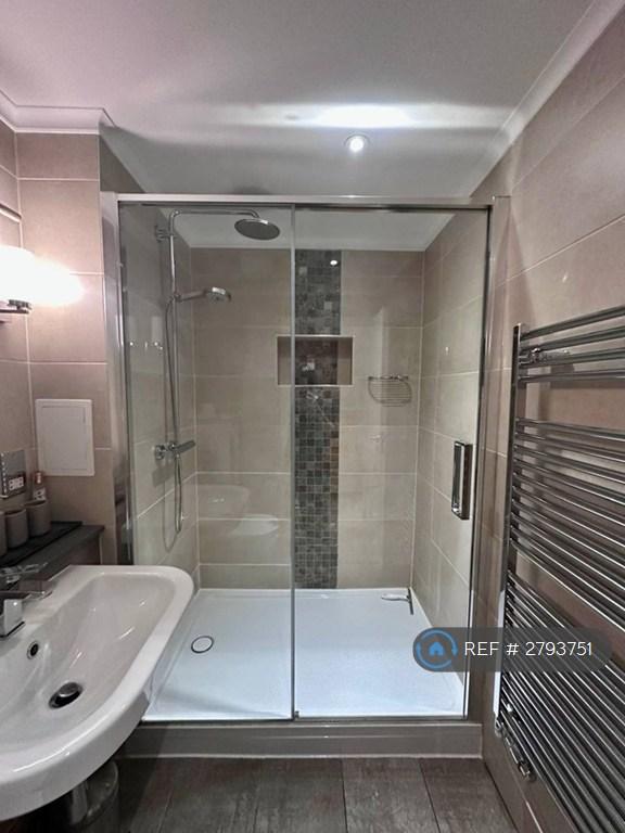 En Suite Shower Room