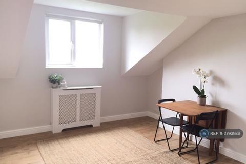 1 bedroom flat to rent, Station Road, Twickenham, TW1