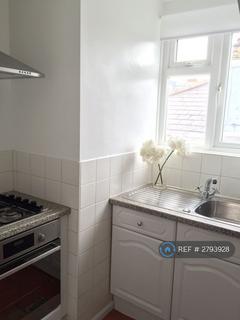 1 bedroom flat to rent, Station Road, Twickenham, TW1