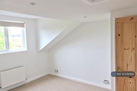 1 bedroom flat to rent, Station Road, Twickenham, TW1