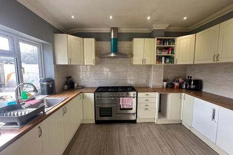 5 bedroom semi-detached house to rent, Cumberland Road, Harrow