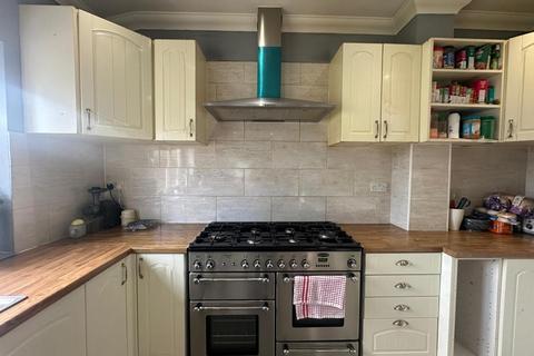 5 bedroom semi-detached house to rent, Cumberland Road, Harrow