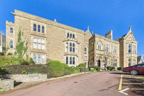 2 bedroom apartment for sale, Popular Mid-Clevedon location