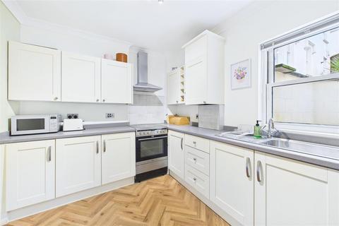 2 bedroom apartment for sale, Popular Mid-Clevedon location