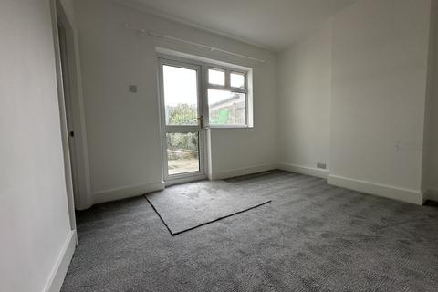2 bedroom bungalow to rent, WEST EWELL