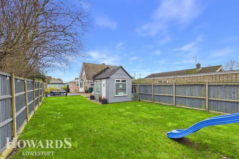 3 bedroom detached house for sale, Fulmar Way, South Oulton Broad