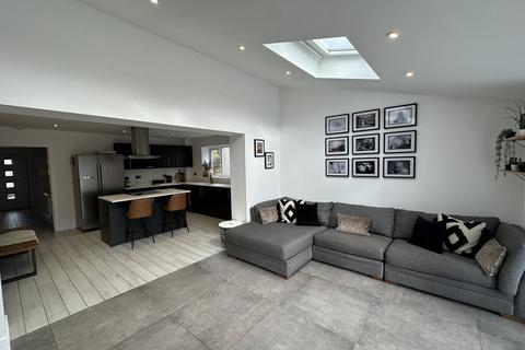 4 bedroom detached house for sale, Gors Goch, Menai Bridge, Isle of Anglesey, LL59