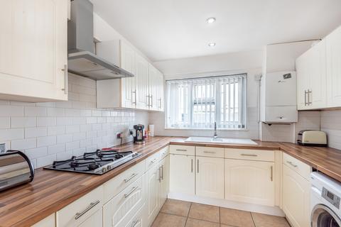 2 bedroom terraced house to rent, Bryson Walk, Manchester, M18