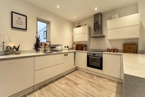 3 bedroom semi-detached house for sale, Toronto Road, Gillingham, ME7