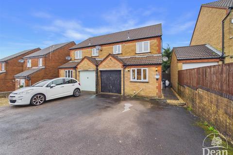 Woodlands Reach, Cinderford