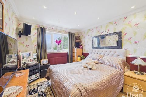 3 bedroom semi-detached house for sale, Woodlands Reach, Cinderford