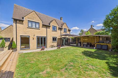 4 bedroom detached house for sale, St. Johns Close, Rothersthorpe, NN7
