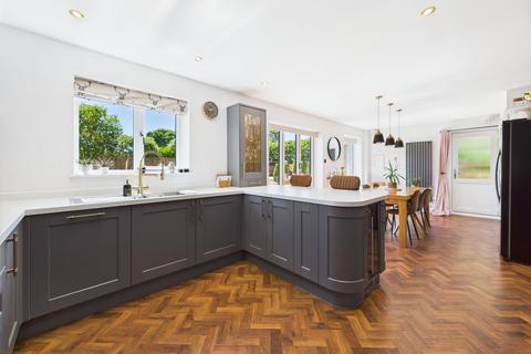 4 bedroom detached house for sale, St. Johns Close, Rothersthorpe, NN7