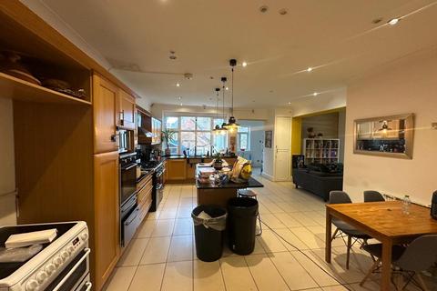 undefined, Brondesbury Park, London
