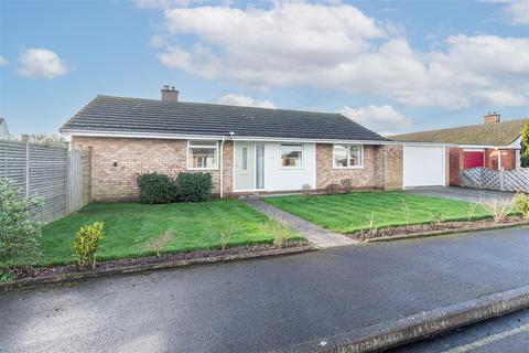 3 bedroom detached bungalow for sale, Charnwood Close, Worcester
