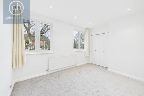 undefined, Milton Road, Uxbridge UB10