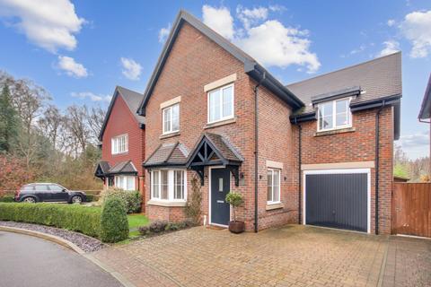 3 bedroom detached house for sale, Wychwood Place, Crawley Down, Crawley, RH10