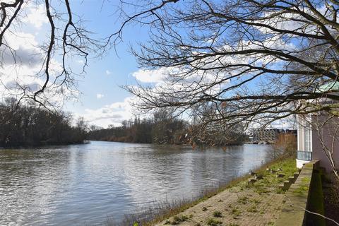 undefined, Park Road, Isleworth, Brentford, London