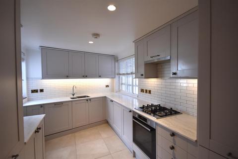 2 bedroom detached house to rent, Park Road, Isleworth, Brentford, London