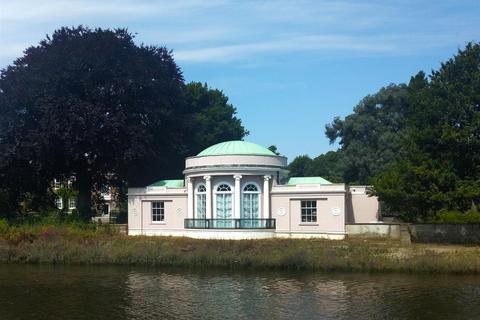 undefined, Park Road, Isleworth, Brentford, London