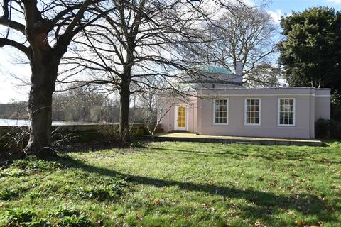 undefined, Park Road, Isleworth, Brentford, London