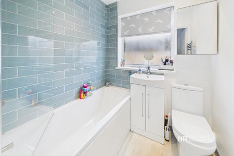 2 bedroom maisonette for sale, May Close, Chessington, Surrey. KT9
