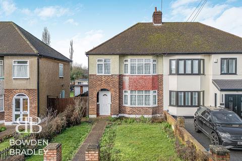 3 bedroom semi-detached house for sale, Wensleydale Avenue, Clayhall, IG5