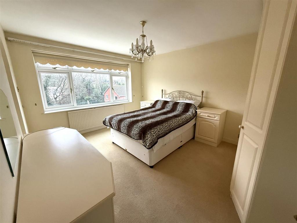 17 hcr bed4.jpeg