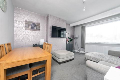 2 bedroom maisonette for sale, Rosebery Close, Morden