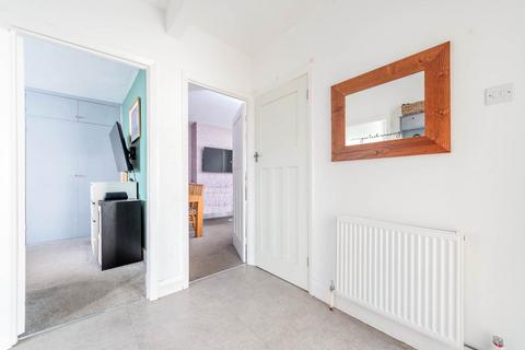2 bedroom maisonette for sale, Rosebery Close, Morden