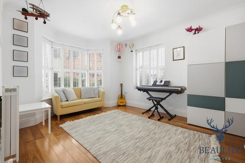 undefined, Beaulieu Park CM1