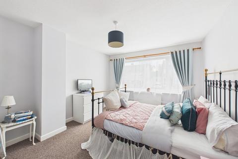 3 bedroom semi-detached house to rent, Davin Crescent, Bristol BS20