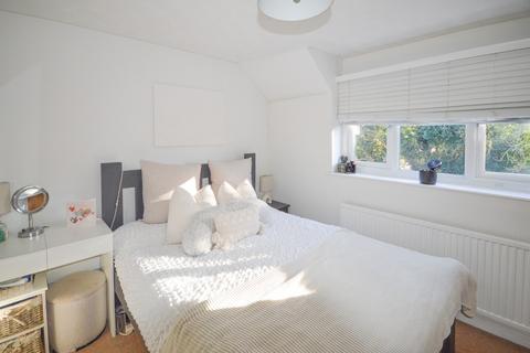 2 bedroom end of terrace house to rent, Ellenborough Close, Bishops Stortford, CM23