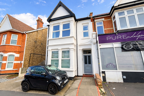 3 bedroom flat to rent, Leigh-on-Sea SS9