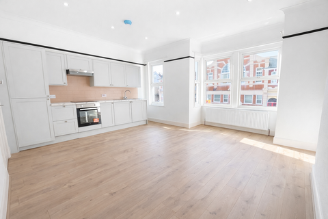3 bedroom flat to rent, Leigh-on-Sea SS9