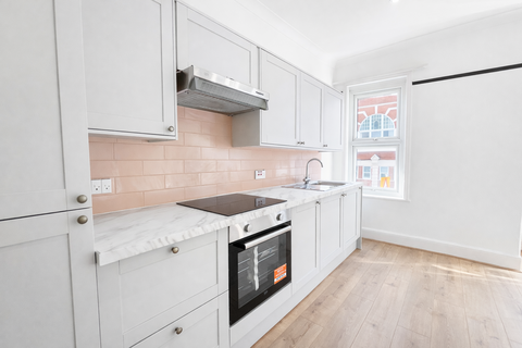 3 bedroom flat to rent, Leigh-on-Sea SS9
