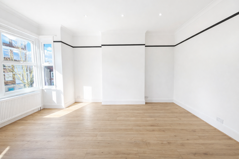 3 bedroom flat to rent, Leigh-on-Sea SS9