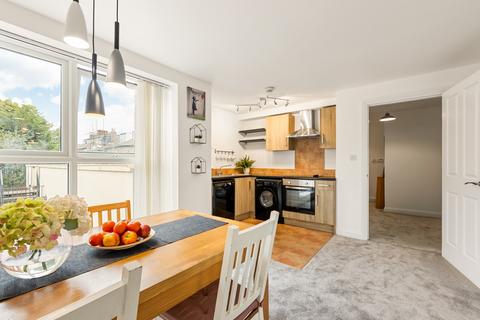 2 bedroom flat to rent, Suffolk Road, South Norwood