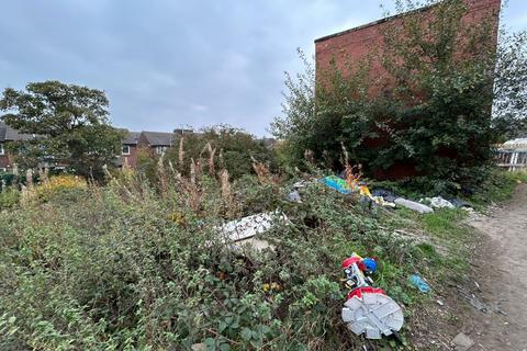 undefined, Tennis Avenue, Bradford BD4