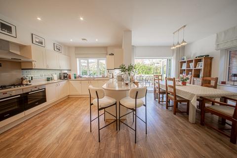 6 bedroom detached house for sale, Rocky Drive, Haywards Heath, RH16