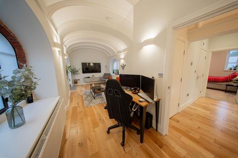 1 bedroom flat for sale, Syresham Gardens, The Priory Syresham Gardens, RH16
