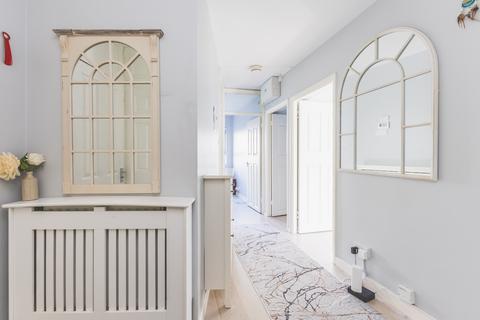 2 bedroom flat to rent, Macroom House, Macroom Road, London W9