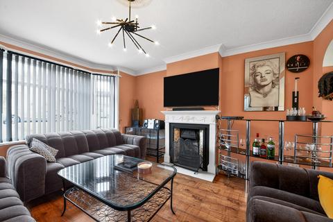 4 bedroom semi-detached house for sale, Harcourt Avenue, Edgware, HA8